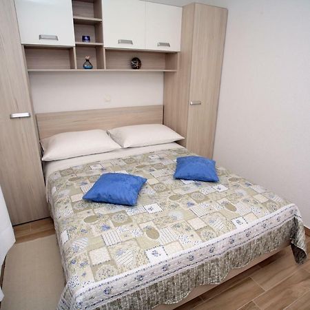Appartement Apartman Fantasy à Trogir Extérieur photo