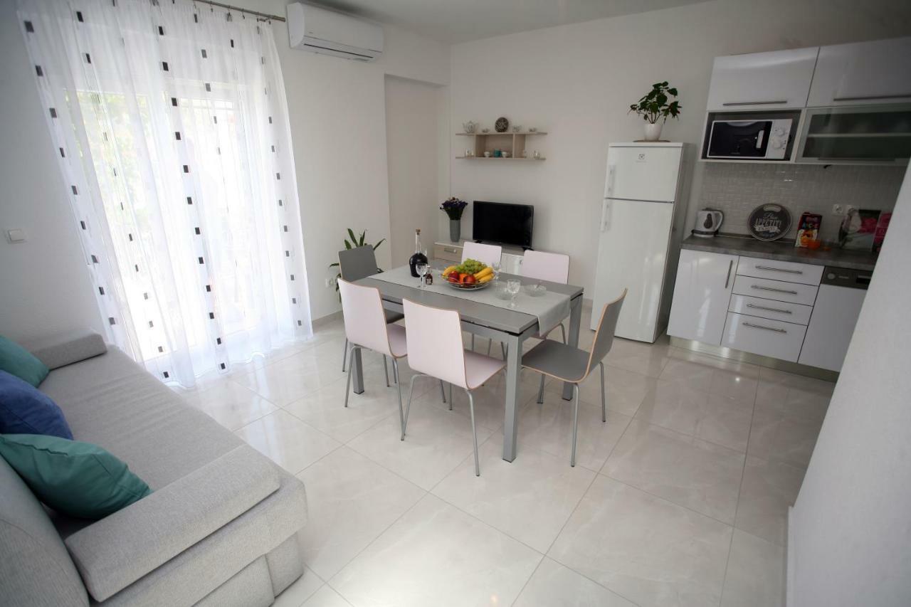 Appartement Apartman Fantasy à Trogir Extérieur photo