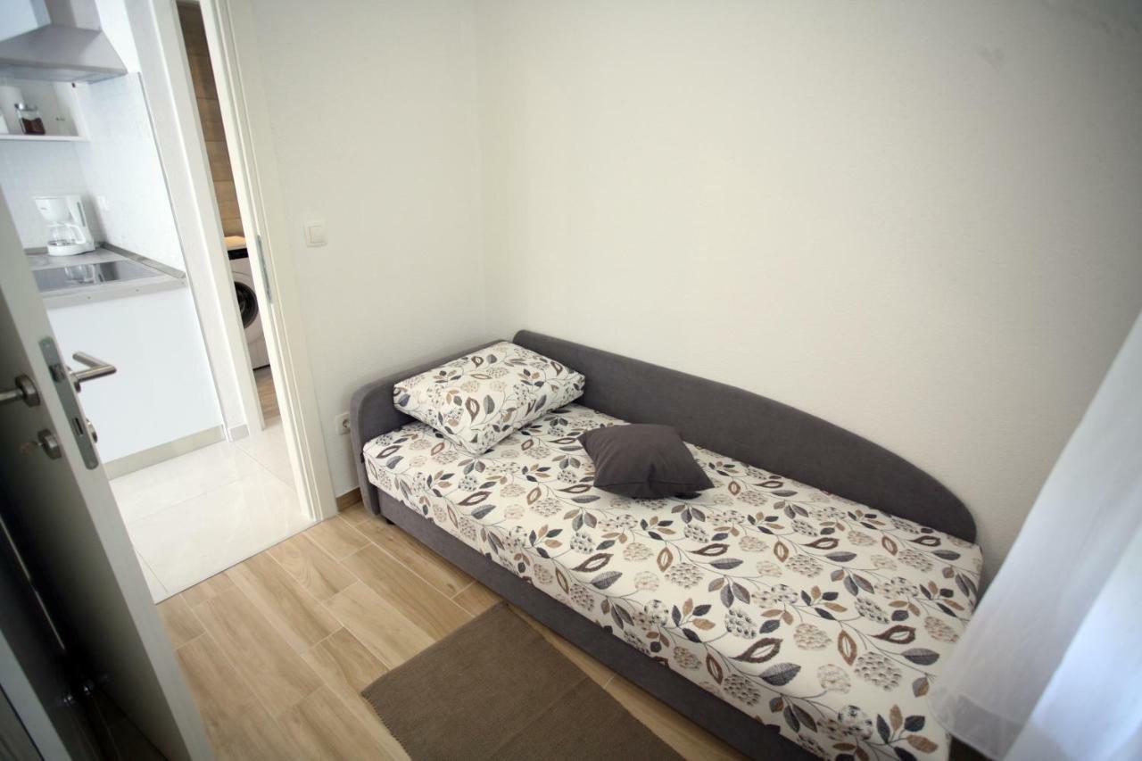 Appartement Apartman Fantasy à Trogir Extérieur photo